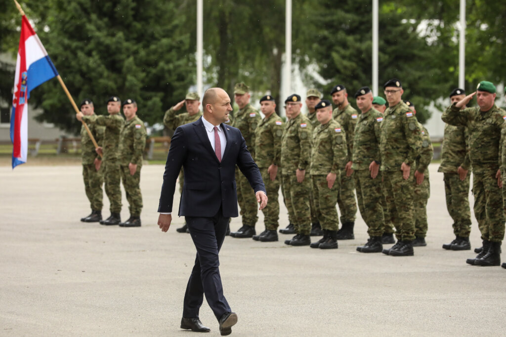 Ministar Anušić ispratio 41. vojni kontingent na Kosovo