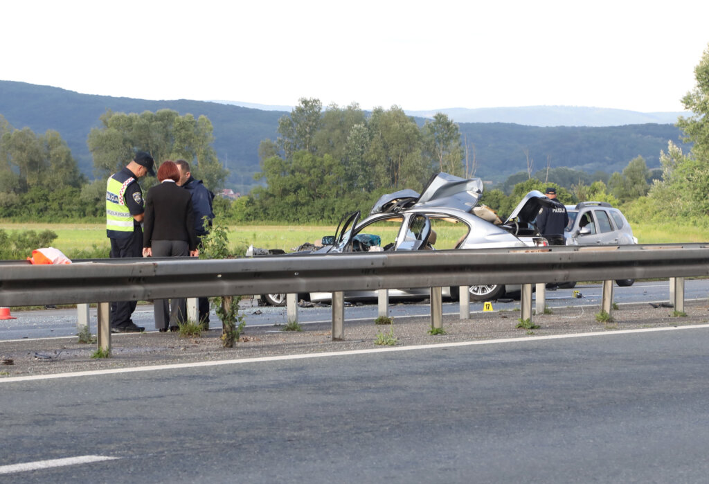 Dvije osobe poginule u prometnoj nesreći na A3, jedna prevezena u bolnicu