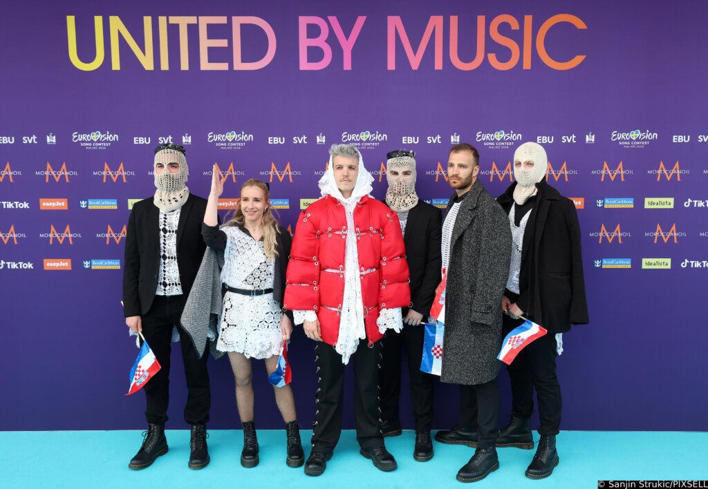Natjecatelji Eurovizije prošetali “Tirkiznim tepihom” u Malmoeu
