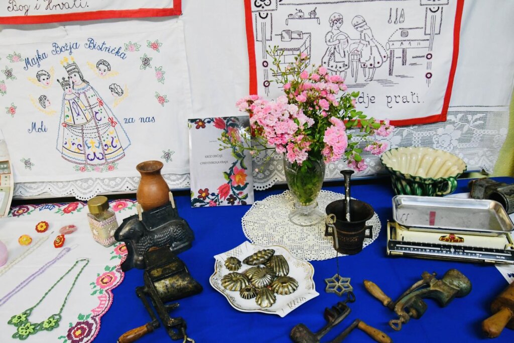 Cirkvena Izložba 8763 4eae 8eec Dde381125f7a (13)