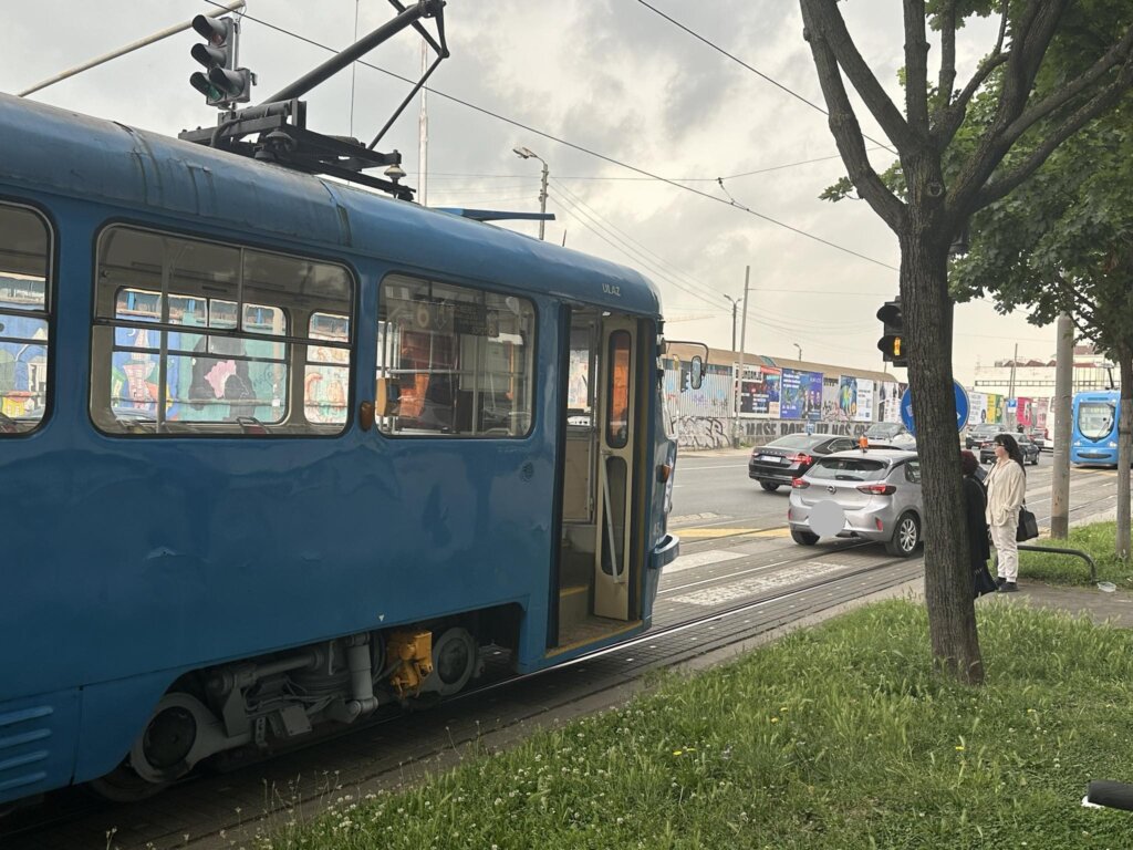 Prometna nesreća prekinula tramvajski promet u Zagrebu