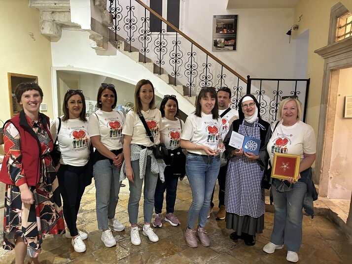 [FOTO] Gradsko društvo Crvenog križa Križevci posjetilo Hvar i razmijenilo iskustva s hvarskim Crvenim križem