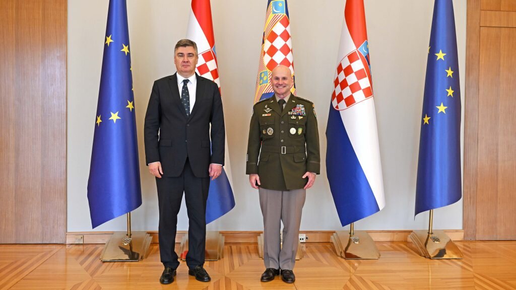 Milanović se sastao sa zapovjednikom NATO snaga za Europu generalom Cavolijem