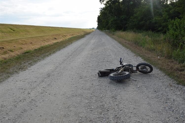 U prometnoj nesreći teško ozlijeđen maloljetni vozač motocikla