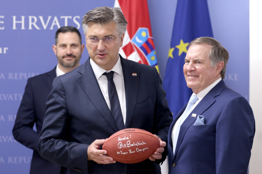 Premijer Plenković uručio domovnicu najtrofejnijem treneru u povijesti američkog nogometa