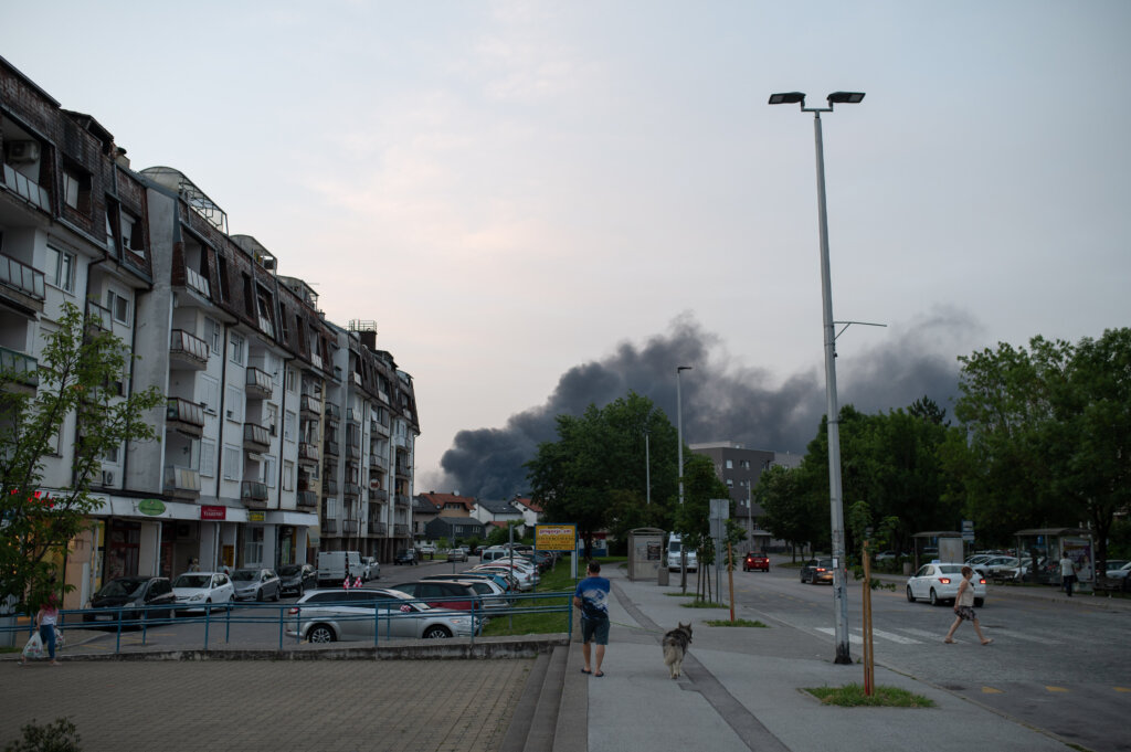 Na požarištu u Zaprešiću još ima manjeg plamena i izdimljavanja