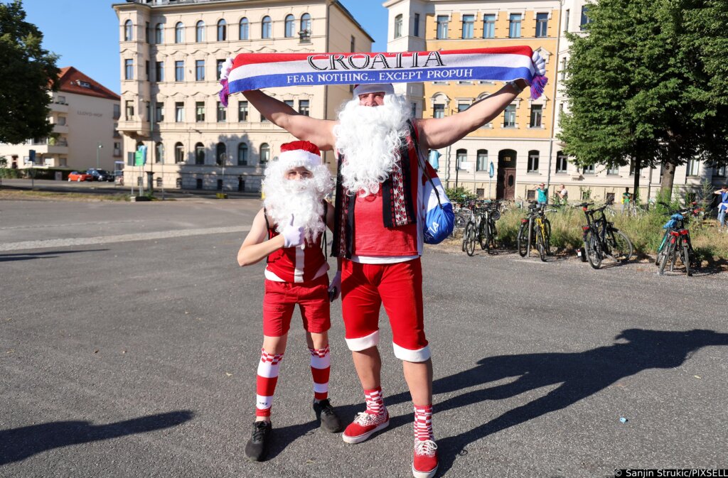 Dva Djeda Božićnjaka stigla u Leipzig