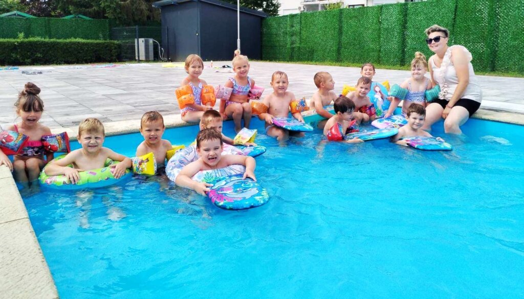 [FOTO] Otvorena sezona kupanja na vanjskom bazenu dječjeg vrtića Maslačak u Đurđevcu