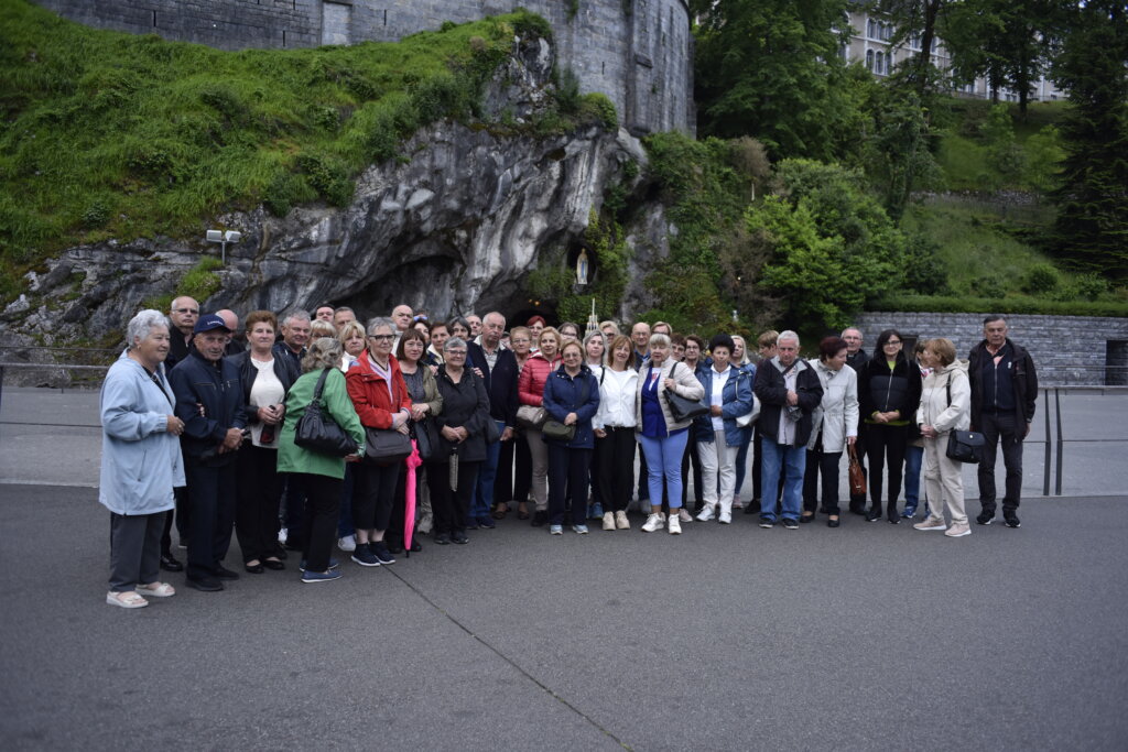 Lourdes11