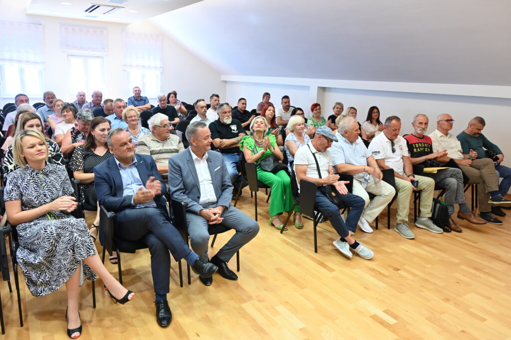 [FOTO] Koprivničko-križevačka županija udrugama za projekte i programe dodijelila 121 tisuću eura