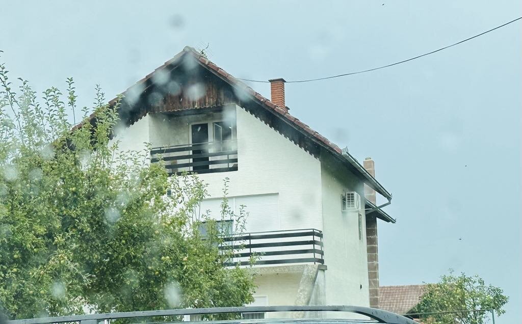 Na križevačkom području grom udario u antenu na krovu kuće, nastala šteta od oko 50 tisuća eura
