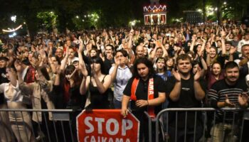 Bjelovar: Grupa Psihomodo Pop Nastupila Na Terezijani