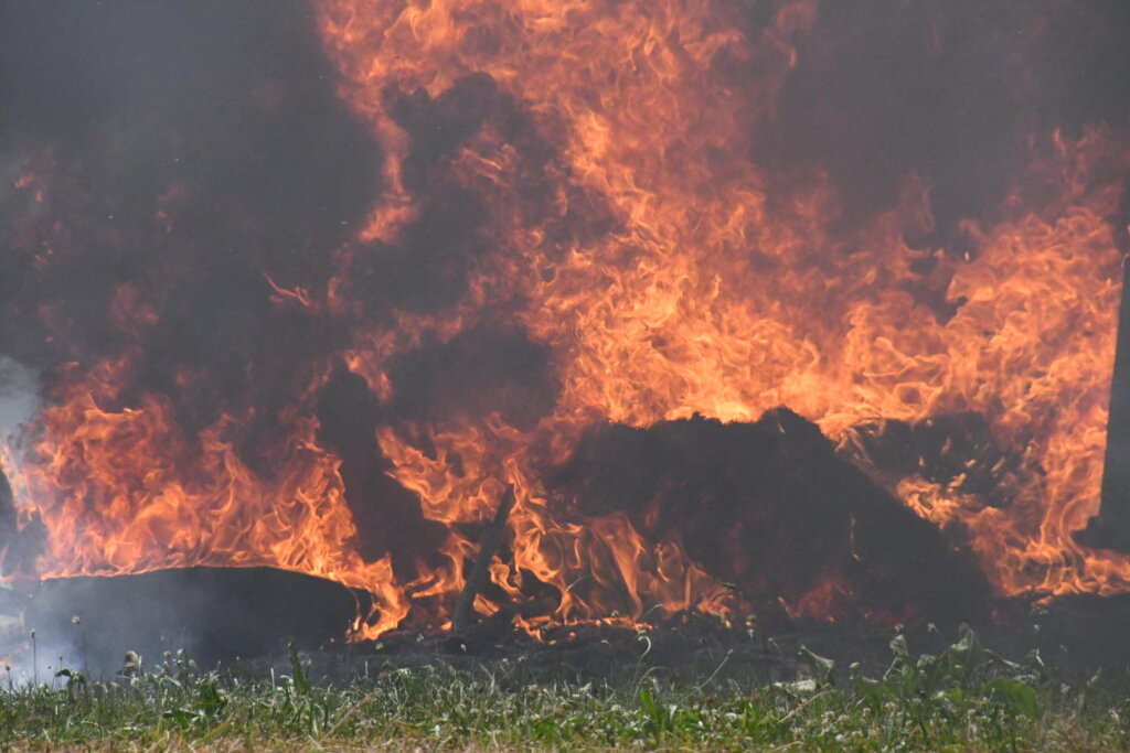 Požar napuštenog objekta u zagrebačkom Prečkom vatrogasci ubrzo ugasili