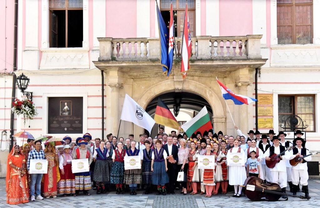 [FOTO] Župan Anđelko Stričak priredio prijem za sudionike 3. međunarodnog folklornog festivala COFA