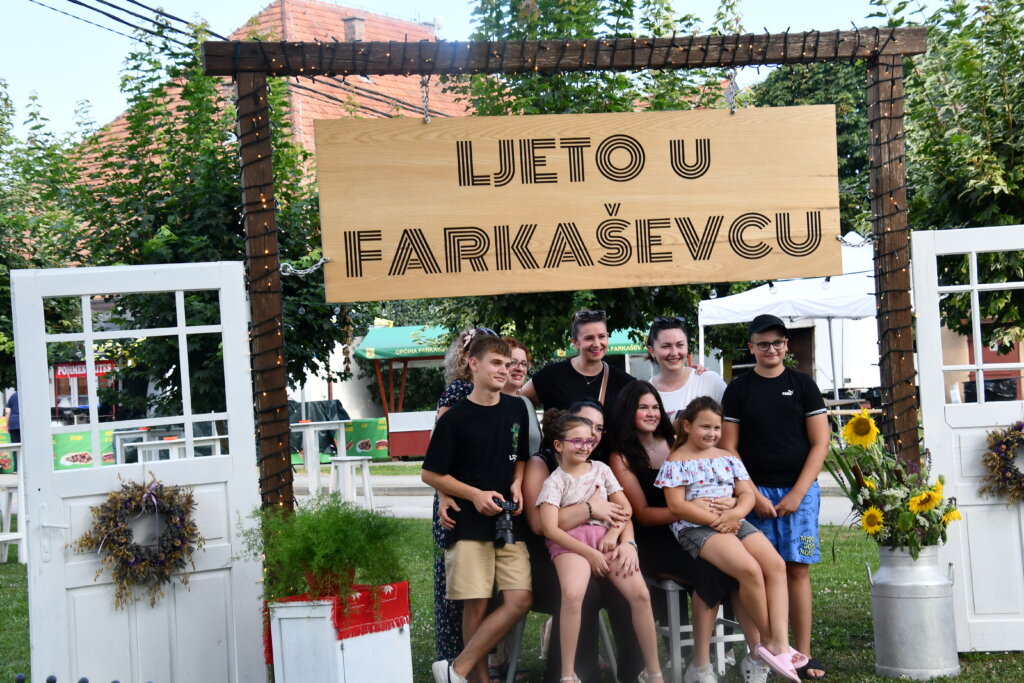 FARKAŠEVAČKO FOTKALO Počelo je “Ljeto u Farkaševcu”