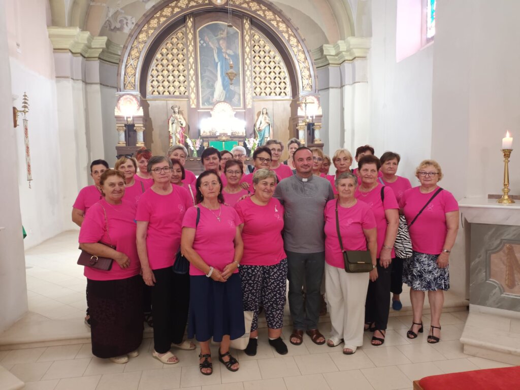 [FOTO] Udruga žena liječenih od raka dojke Sv. Maragareta iz Dubrave obilježila Dan udruge