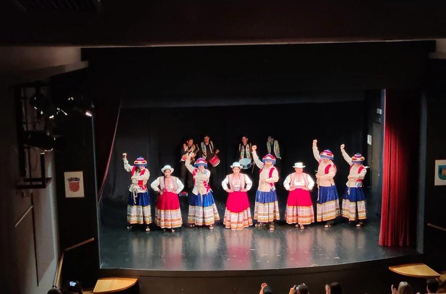 Folklorna večer s gostima iz Perua i Baranje održana u Vrbovcu