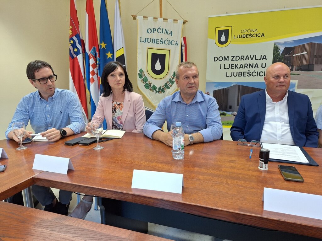 Ljubešćica Potpisivanje Ugovora (4)