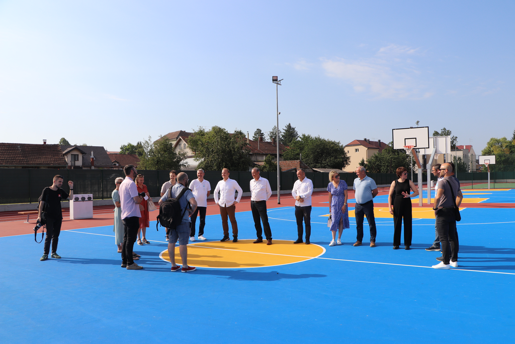 [FOTO] Otvoreno novouređeno sportsko igralište kod Srednje i Obrtničke škole u Koprivnici