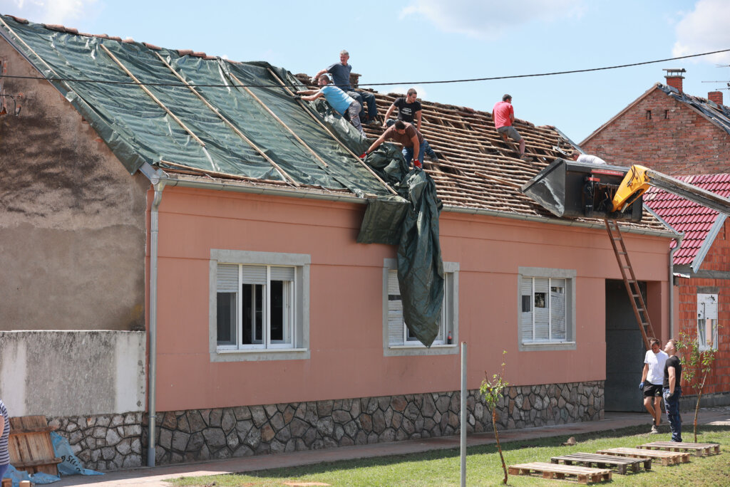 Stanovnici Bošnjaka Saniraju štetu Nastalu Tijekom Nedavnog Nevremena