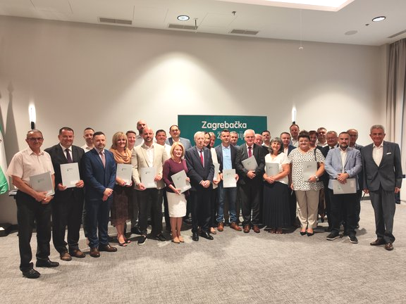 [FOTO] Gradovima i općinama u Zagrebačkoj županiji dodijeljeni 3,5 milijuna eura vrijedni ugovori