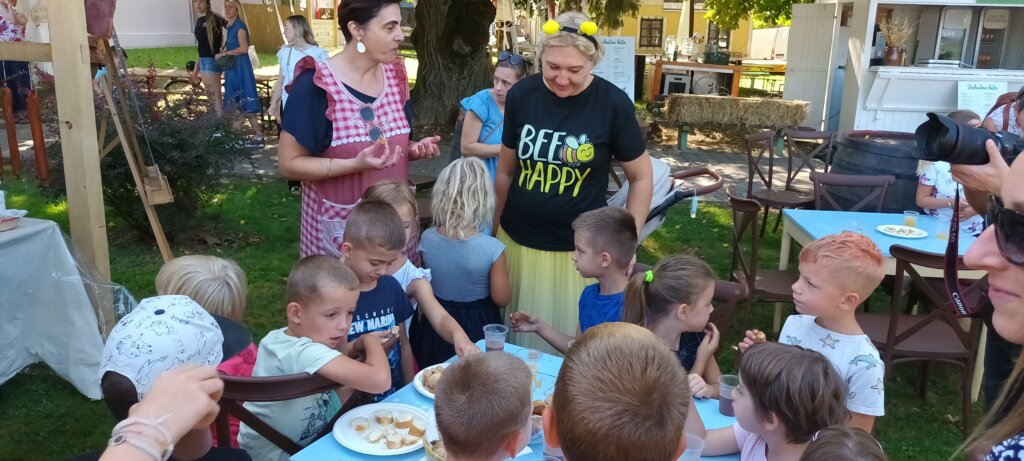[FOTO] U Vrbovcu održan medeni doručak za vrtićance