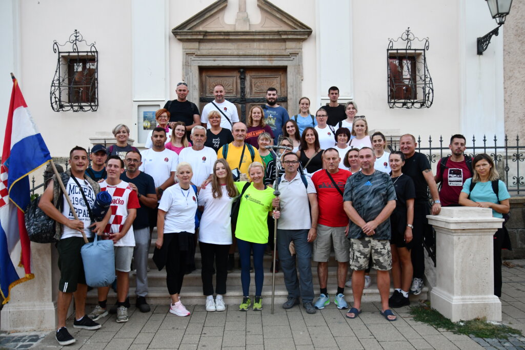 [FOTO/VIDEO] Križevački hodočasnici krenuli u nacionalno svetište Majke Božje Bistričke