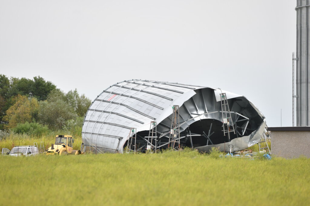 Jak vjetar srušio silos