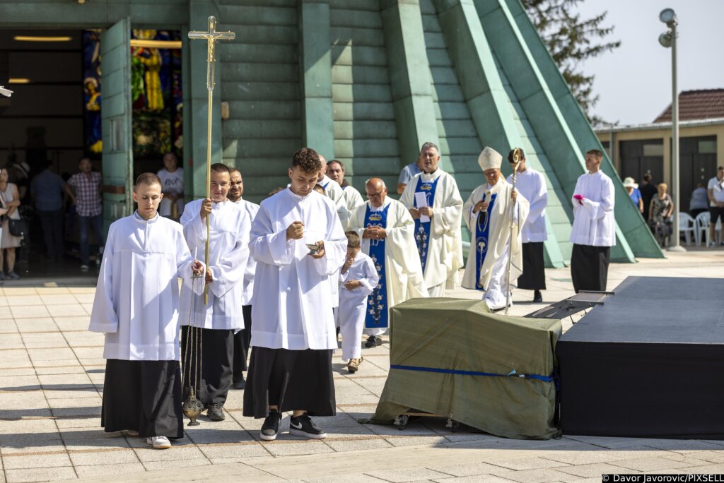 Proslavljen blagdan Velike Gospe u Aljmašu