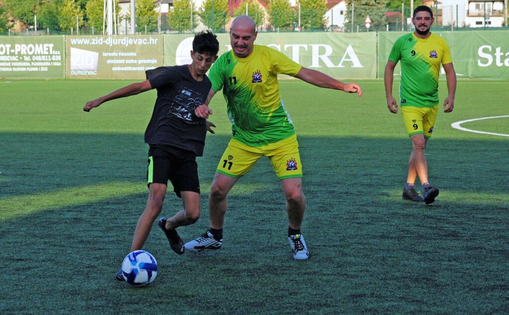 [FOTO] Brojni gledatelji bodrili svoje kvartovske ekipe u Đurđevcu