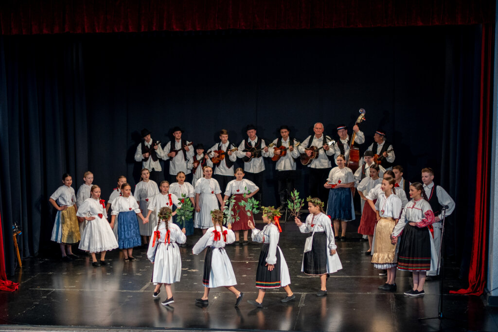 [FOTO] Ovog vikenda održavaju se 16. Međunarodni susreti dječjih folklornih grupa „U bakinom krilu“