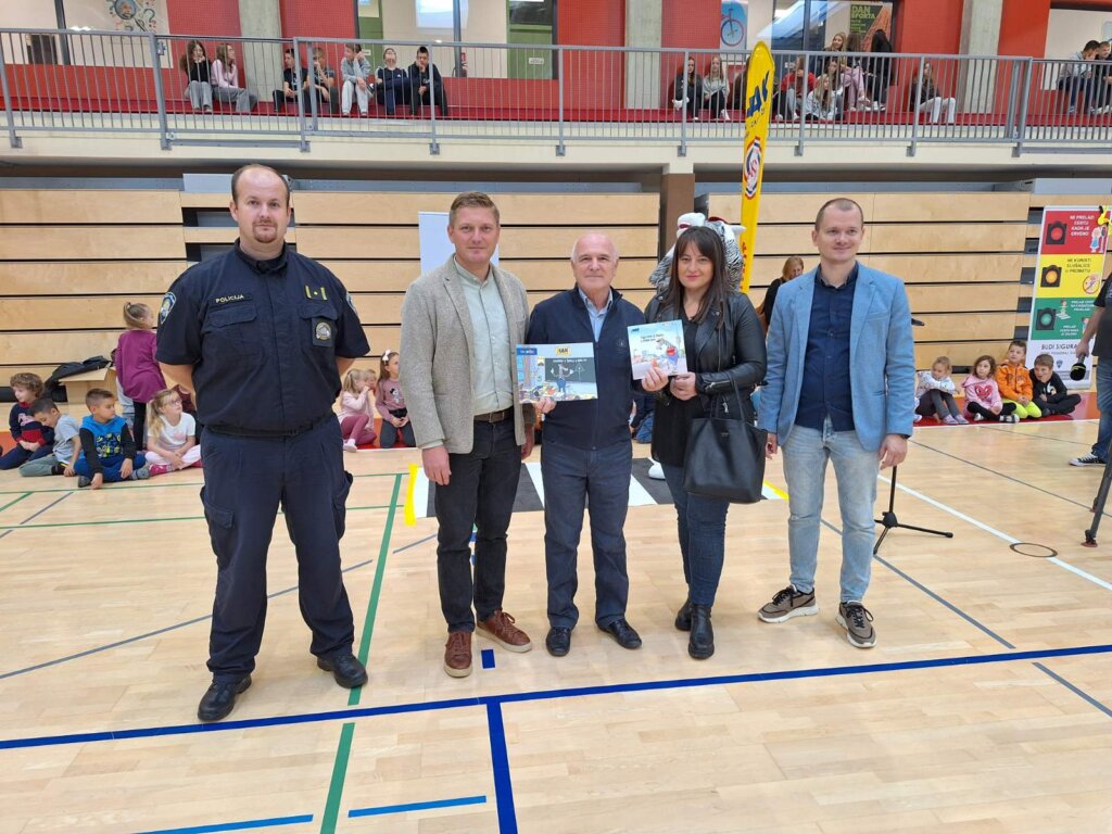 U Varaždinu održana tradicionalna akcija „Sigurno u školu s HAK-om“