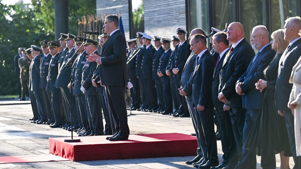 Milanović na prijemu za Dan policije: Morat ćemo vojno osposobiti nekoliko tisuća osoba godišnje