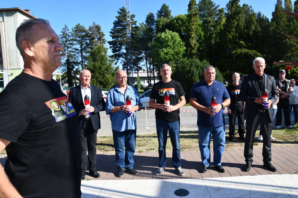 [FOTO/VIDEO] Pripadnici ratne postrojbe 3. pješačke bojne 117. brigade Križevci obilježili Dan osnutka postrojbe