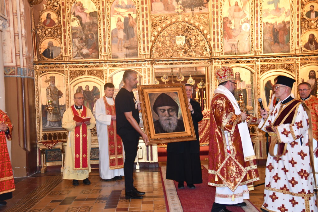 [FOTO/VIDEO] Moći svetog Šarbela dolaze u Križevce, blagoslovljena ikona sv. Šarbela