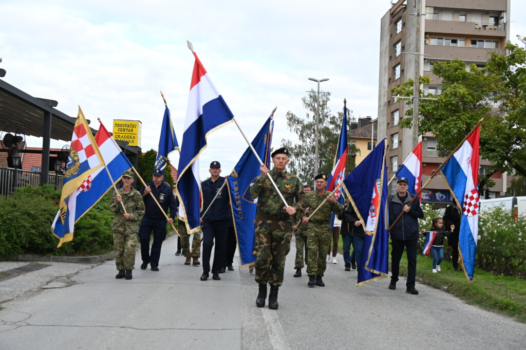 [FOTO/VIDEO] U Križevcima svečano obilježena 33. obljetnica oslobođenja križevačke vojarne i Dan branitelja Domovinskog rata grada Križevaca