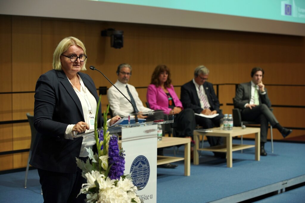 Katarina Ivankovic Knezevic S Panelistima