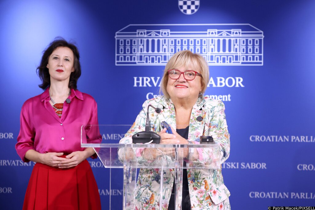 Zagreb: Anka Mrak Taritaš I Dalija Orešković O Poreznoj Reformi