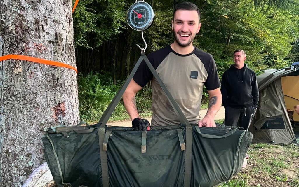 [FOTO/VIDEO] ULOV ZA PAMĆENJE Mario Čulina na jezeru Čabraji ulovio kapitalca teškog 46 kilograma