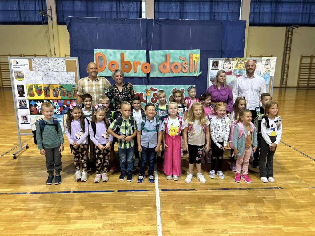 Dubravske školarce dočekali besplatni udžbenici, radne bilježnice i ostali obrazovni materijali