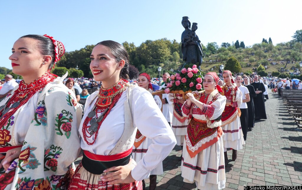 Marija Bistrica: Zagreba?ki Nadbiskup Mons. Draen Kutlea Predvodio Misno Slavlje Prigodom 301. Zavjetnog Hodo?a?a Vjernika Grada Zagreba Majci Bojoj Bistri?koj