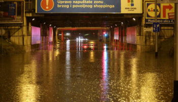 Zagreb: Potpuno Poplavljen Podvožnjak U Škorpikovoj Ulici