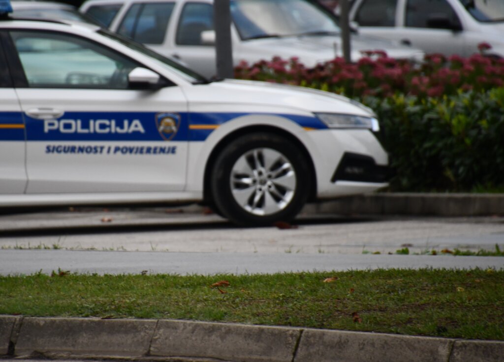 Policija1