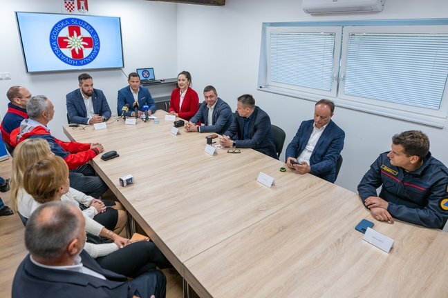 Potpisnici Sporazuma.jpg 648x432 Q85 Subsampling 2