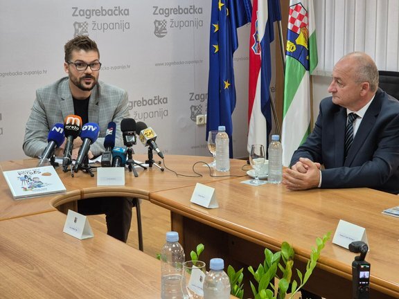 910f9c0f B36a 426d 8e49 2634e06c9dab.jpg 648x432 Q85 Subsampling 2