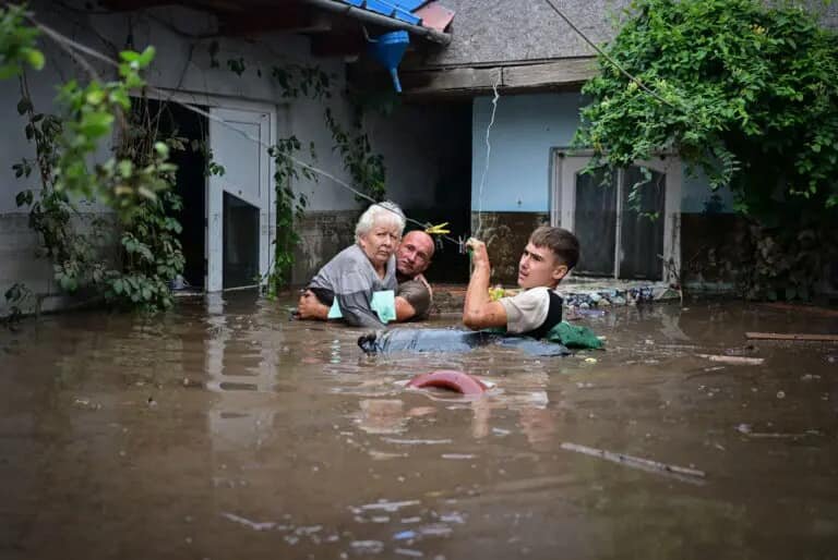 U poplavama u BiH 21 poginuli, brojni nestali, upitno održavanje izbora