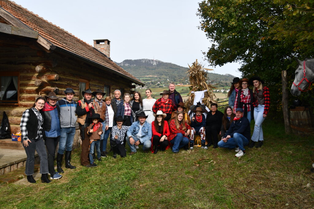 [FOTO/VIDEO] Kauboji i indijanci okupili se podno Kalnika, prikazan je i dvoboj, održano je i projahivanje