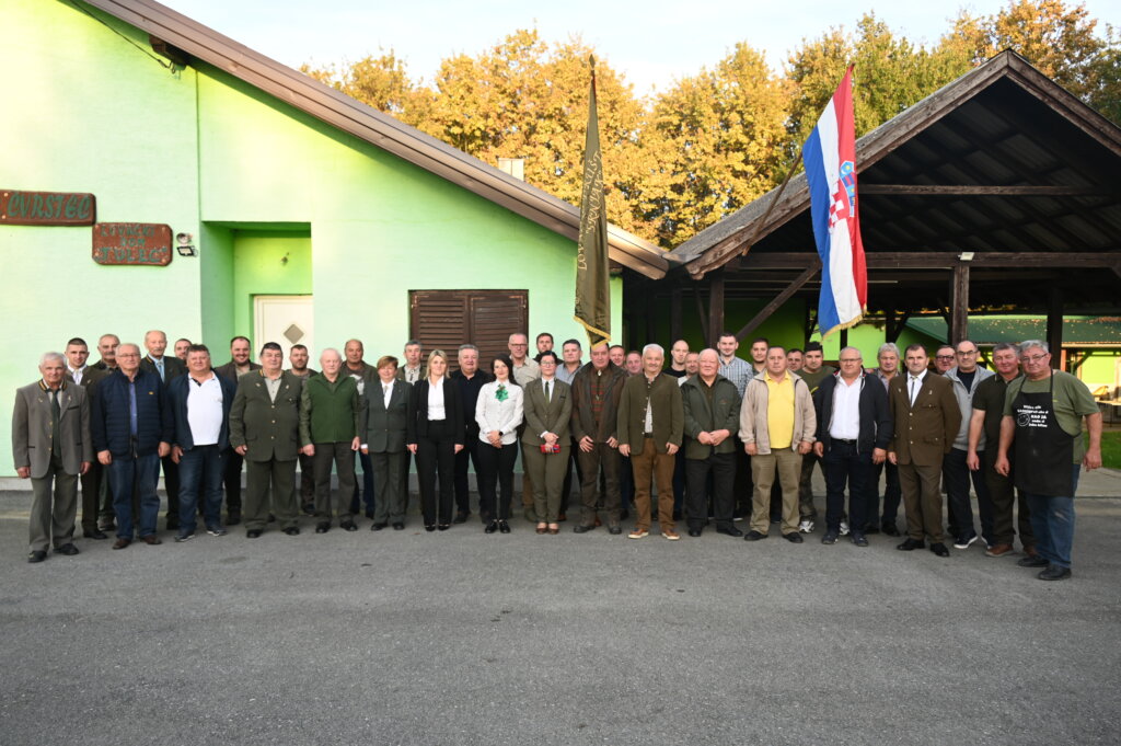 [FOTO] Lovačko društvo “Srnjak” Sveti Petar Čvrstec proslavilo 60. rođendan