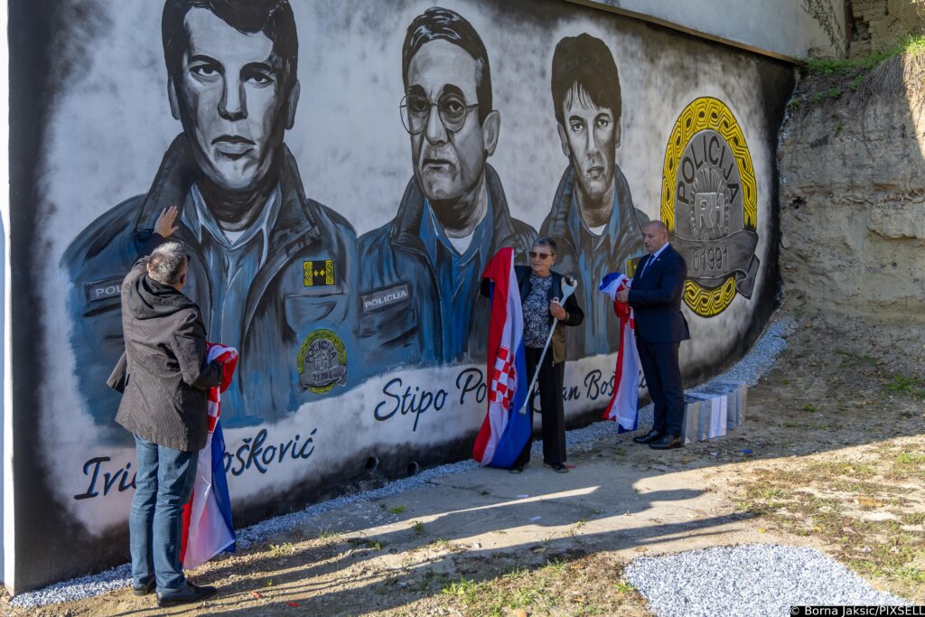 U Vukovaru otkriven mural posvećen hrvatskim policajcima