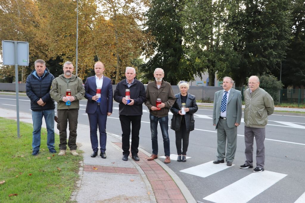 [FOTO] Zapaljene svijeće u spomen na pogibiju Davida Piskora